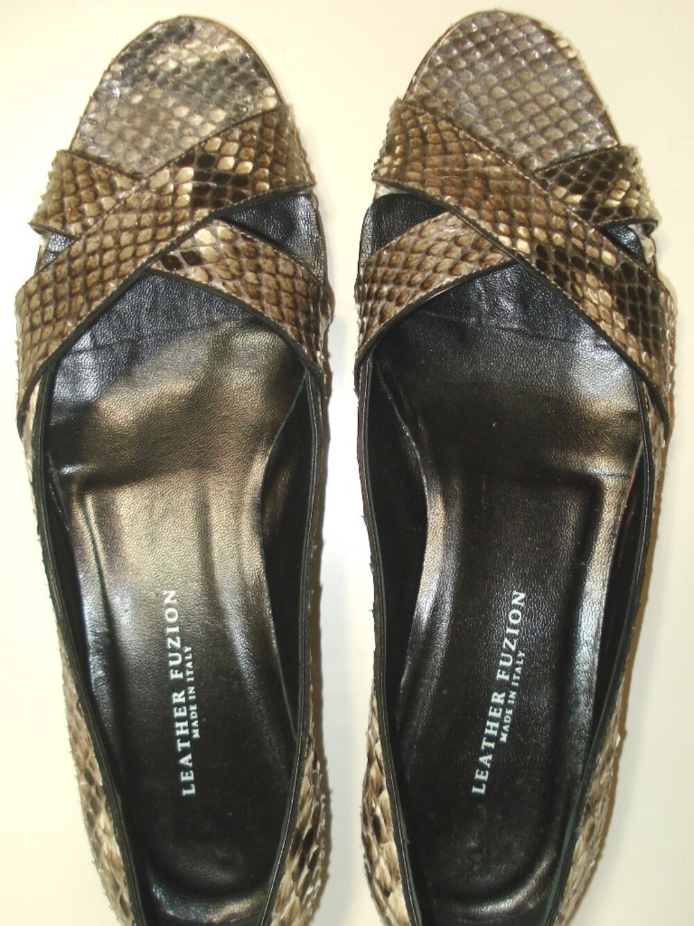 $249 LEATHER FUZION Python Snakeskin Peeptoe Sandals Flats Italy 40 Like New